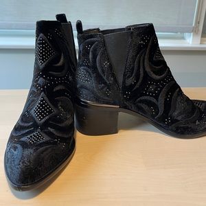 Dolce Vita fun black boots size 8